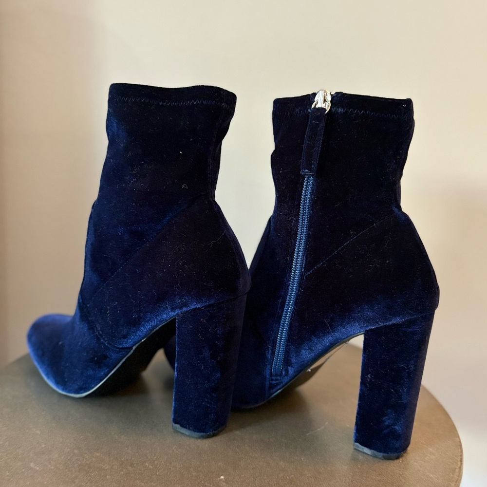 Elegant Blue Velvet Ankle Boots